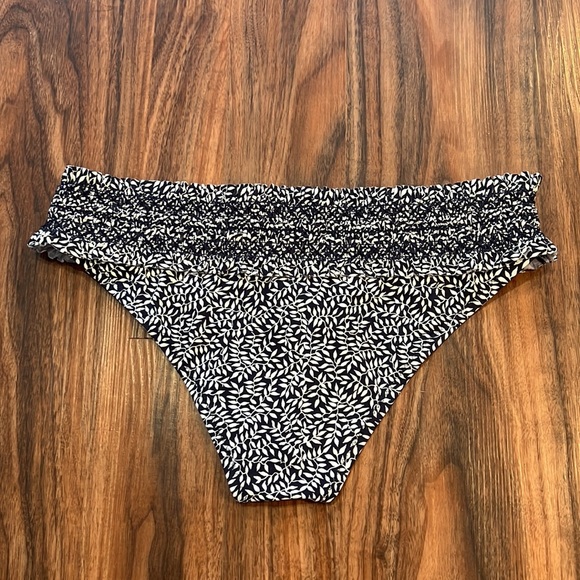 NWOT Tory Burch Costa Printed Hipster Ditsy Leaf - Picture 10 of 10